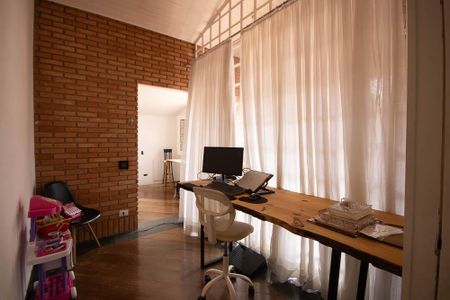 Casa para alugar com 384m², 4 quartos e 3 vagas Casa para alugar com 384m², 4 quartos e 3 vagasEscritório