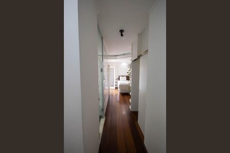 Casa para alugar com 384m², 4 quartos e 3 vagas Casa para alugar com 384m², 4 quartos e 3 vagasSuíte