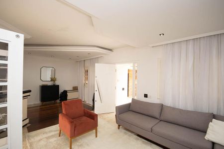 Casa para alugar com 384m², 4 quartos e 3 vagas Casa para alugar com 384m², 4 quartos e 3 vagasSala 3