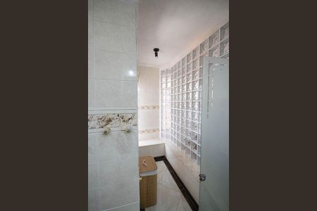 Casa para alugar com 384m², 4 quartos e 3 vagas Casa para alugar com 384m², 4 quartos e 3 vagasBanheiro da Suíte