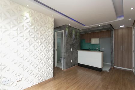 Sala de apartamento para alugar com 2 quartos, 50m² em Conjunto Residencial José Bonifácio, São Paulo