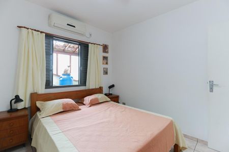 Casa à venda com 330m², 5 quartos e 2 vagas Casa à venda com 330m², 5 quartos e 2 vagasCasa 1 - Quarto 1