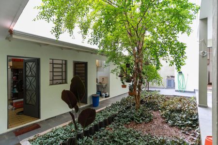Casa à venda com 330m², 5 quartos e 2 vagas Casa à venda com 330m², 5 quartos e 2 vagasJardim