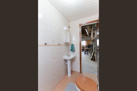 Casa à venda com 330m², 5 quartos e 2 vagas Casa à venda com 330m², 5 quartos e 2 vagasBanheiro da oficina