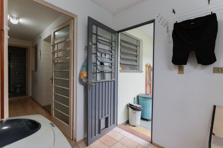 Casa à venda com 330m², 5 quartos e 2 vagas Casa à venda com 330m², 5 quartos e 2 vagasCasa 2 - Área de serviço