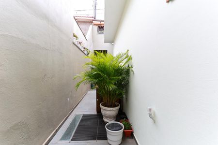 Casa à venda com 330m², 5 quartos e 2 vagas Casa à venda com 330m², 5 quartos e 2 vagasCasa 1 - Corredor externo