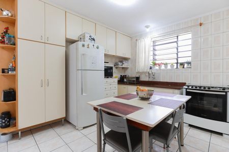 Casa à venda com 330m², 5 quartos e 2 vagas Casa à venda com 330m², 5 quartos e 2 vagasCasa 1 - Cozinha
