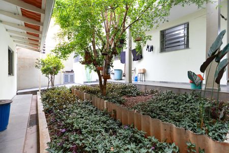 Casa à venda com 330m², 5 quartos e 2 vagas Casa à venda com 330m², 5 quartos e 2 vagasJardim