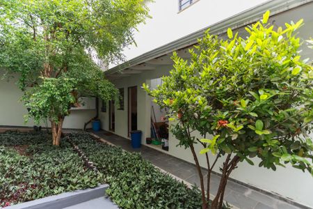 Casa à venda com 330m², 5 quartos e 2 vagas Casa à venda com 330m², 5 quartos e 2 vagasJardim