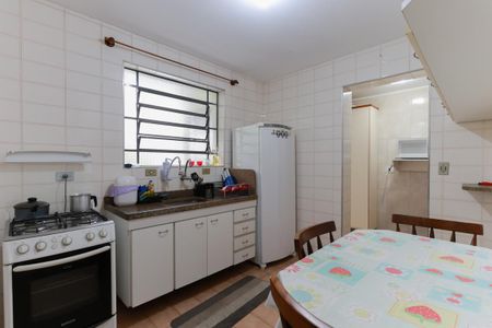 Casa à venda com 330m², 5 quartos e 2 vagas Casa à venda com 330m², 5 quartos e 2 vagasCasa 2 - Cozinha