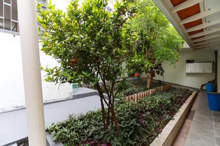 Casa à venda com 330m², 5 quartos e 2 vagas Casa à venda com 330m², 5 quartos e 2 vagasJardim