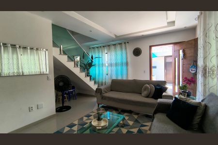 Sala de casa de condomínio à venda com 4 quartos, 200m² em Vargem Grande, Rio de Janeiro