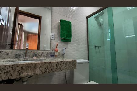 Casa de condomínio à venda com 200m², 4 quartos e 4 vagas Casa de condomínio à venda com 200m², 4 quartos e 4 vagasBanheiro da Suíte