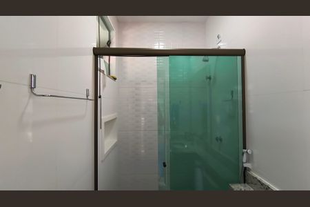 Casa de condomínio à venda com 200m², 4 quartos e 4 vagas Casa de condomínio à venda com 200m², 4 quartos e 4 vagasBanheiro Social 2