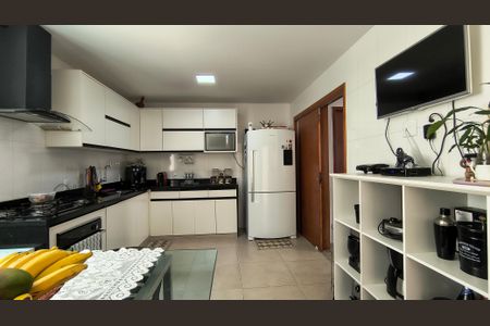 Casa de condomínio à venda com 200m², 4 quartos e 4 vagas Casa de condomínio à venda com 200m², 4 quartos e 4 vagasCozinha