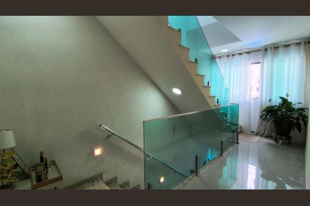 Casa de condomínio à venda com 200m², 4 quartos e 4 vagas Casa de condomínio à venda com 200m², 4 quartos e 4 vagasCorredor