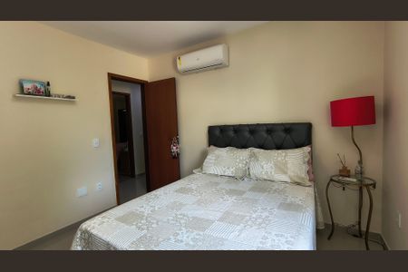 Casa de condomínio à venda com 200m², 4 quartos e 4 vagas Casa de condomínio à venda com 200m², 4 quartos e 4 vagasQuarto 1