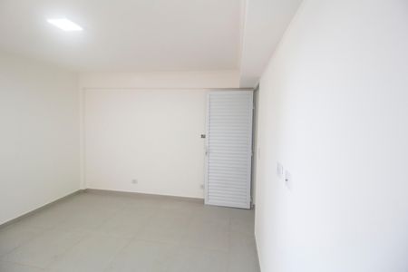Quarto de casa para alugar com 1 quarto, 70m² em Jardim Silveira, Barueri