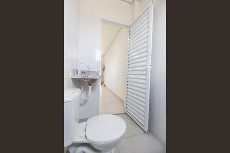 Banheiro de casa para alugar com 1 quarto, 70m² em Jardim Silveira, Barueri