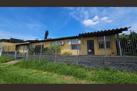 Casa à venda com 120m², 3 quartos e 2 vagas Casa à venda com 120m², 3 quartos e 2 vagasFachada
