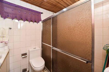 Casa à venda com 120m², 3 quartos e 2 vagas Casa à venda com 120m², 3 quartos e 2 vagasBanheiro