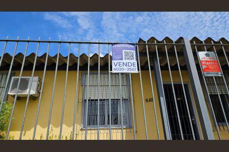 Casa à venda com 120m², 3 quartos e 2 vagas Casa à venda com 120m², 3 quartos e 2 vagasPlaquinha