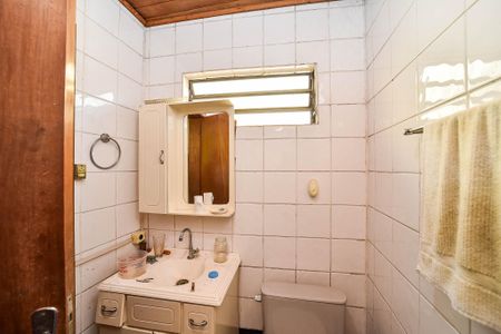 Casa à venda com 120m², 3 quartos e 2 vagas Casa à venda com 120m², 3 quartos e 2 vagasCasa dos Fundos/Banheiro