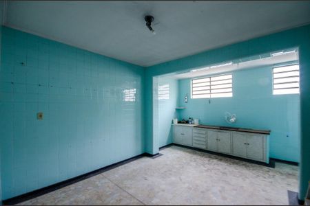 Casa à venda com 239m², 4 quartos e 2 vagasCozinha 1