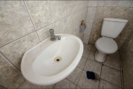 Casa à venda com 239m², 4 quartos e 2 vagasBanheiro 3