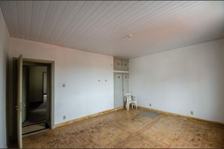 Casa à venda com 239m², 4 quartos e 2 vagasQuarto 1