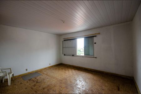 Casa à venda com 239m², 4 quartos e 2 vagasQuarto 1