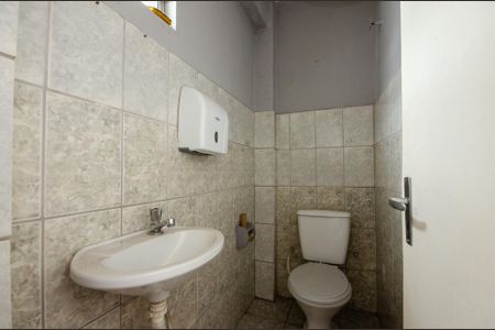 Casa à venda com 239m², 4 quartos e 2 vagasBanheiro 3