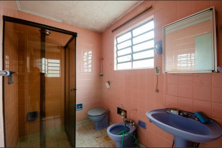 Casa à venda com 239m², 4 quartos e 2 vagasBanheiro 1