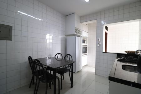 Apartamento para alugar com 75m², 2 quartos e 1 vagaCozinha