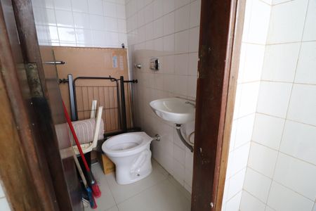 Apartamento para alugar com 75m², 2 quartos e 1 vagaBanheiro da Área de Serviço