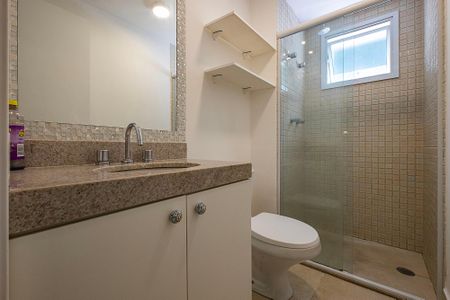 Banheiro de kitnet/studio para alugar com 1 quarto, 44m² em Vila Madalena, São Paulo