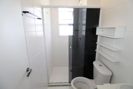 Banheiro de apartamento para alugar com 2 quartos, 47m² em Jardim Ismênia, São José dos Campos