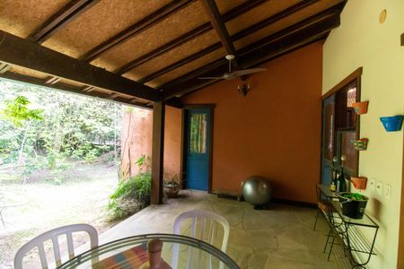 Casa de condomínio à venda com 270m², 4 quartos e 1 vagaVaranda