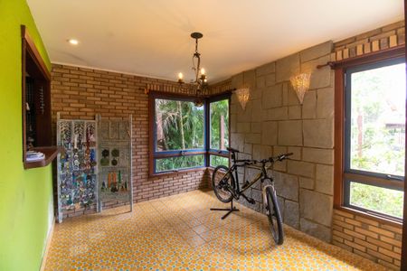 Casa de condomínio à venda com 270m², 4 quartos e 1 vagaSala 