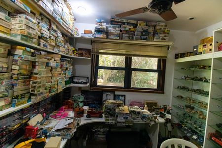 Casa de condomínio à venda com 270m², 4 quartos e 1 vagaSuíte 2