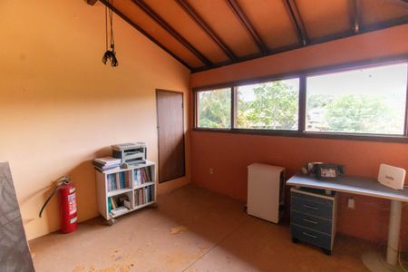 Casa de condomínio à venda com 270m², 4 quartos e 1 vagaMezanino