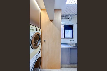 Apartamento à venda com 93m², 2 quartos e 2 vagasÁrea de Serviço