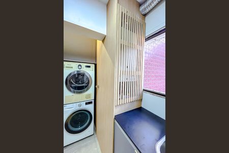 Apartamento à venda com 93m², 2 quartos e 2 vagasÁrea de Serviço