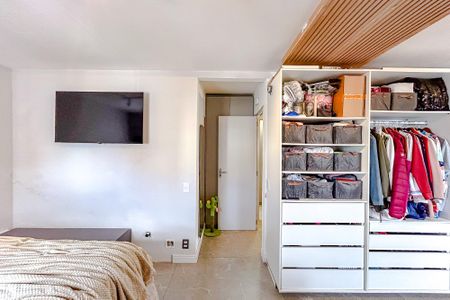 Apartamento à venda com 93m², 2 quartos e 2 vagasCloset da suíte 1
