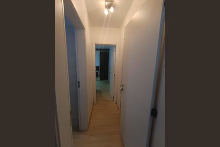 Corredor  de apartamento para alugar com 2 quartos, 58m² em Glória, Porto Alegre