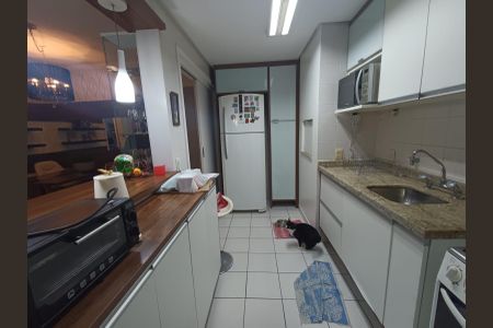 Cozinha  de apartamento para alugar com 2 quartos, 58m² em Glória, Porto Alegre
