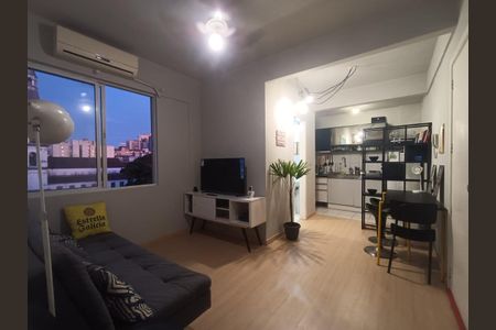 Sala  de apartamento para alugar com 1 quarto, 40m² em Centro Histórico, Porto Alegre