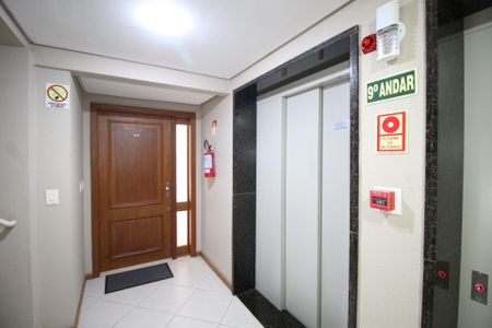 Apartamento à venda com 82m², 2 quartos e 2 vagasCorredor