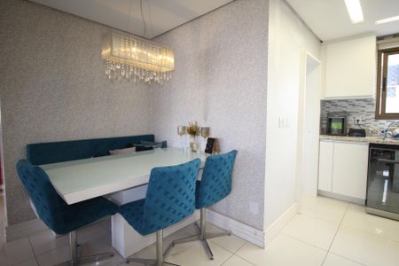 Sala/Cozinha de apartamento à venda com 2 quartos, 82m² em Três Figueiras, Porto Alegre