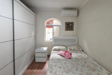 Casa à venda com 212m², 3 quartos e 2 vagasQuarto 1